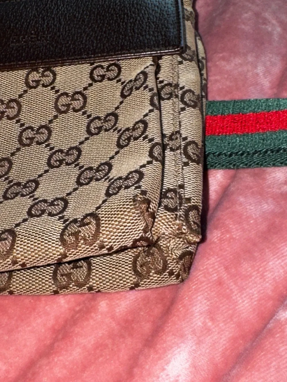 Gucci Sherry GG Supreme Canvas Waist Bag in Beige with Green-Red Web Strap - Picture 6 of 9